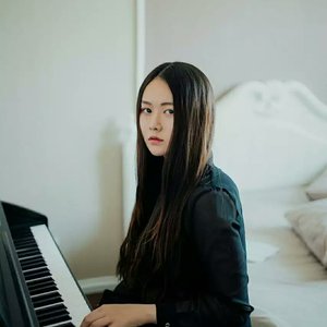 卢昱晓被❌到爽被爆衣
